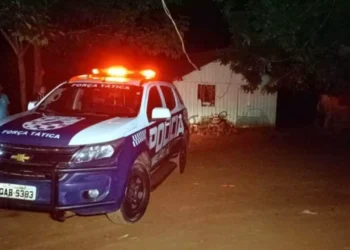 Homem é assassinado com várias facadas após discussão com morador em MS
