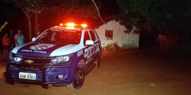 Homem é assassinado com várias facadas após discussão com morador em MS