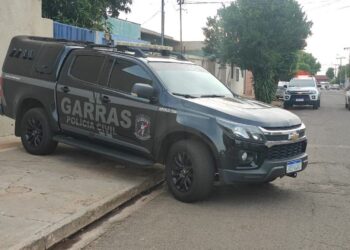Homem é preso por ameaçar companheira, dirigir bêbado e ser flagrado com arma em Paranaíba