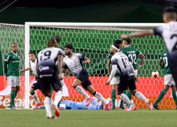 Corinthians renasce. Vence o gramado sintético, a dor da Libertadores. E o Palmeiras sem criatividade. Coloca uma mão na taça do Paulista