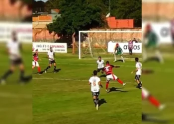 Time de MS pode ter que pagar multa após jogador ser vítima de racismo por torcida