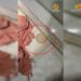 Mulher tem silicone tirado com faca de cozinha após brigar com marido