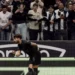 Corinthians dá show em noite de gala de Memphis e Yuri, bate Vasco e vence a 1ª no Brasileirão