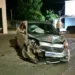 Adolescente pega carro escondido dos pais e bate em caminhonete em Camapuã
