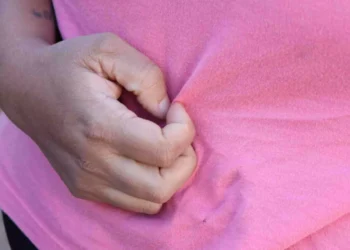 Mãe é denunciada após oferecer adolescente para marido estuprar e assistir ao crime em MS