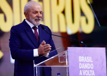 Brasil tem reserva internacional de dólares que segura qualquer crise, diz Lula ao criticar Trump