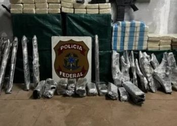 Polícia Federal prende homem com 12 fuzis e cocaína avaliada em R$ 5 milhões em MS