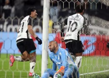 Abel se revolta com o VAR. ‘Usamos ferramentas do século passado.’ Memphis reclama do placar. ‘O Corinthians poderia ter feito mais gols.’