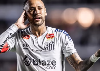 Os palavrões de Neymar. E as organizadas do Santos não querem mais o torcedor que cobrou o camisa 10, na Vila Belmiro. Com medo, ele já pediu desculpas