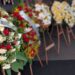 Jovem é humilhada ao tentar parcelar coroa de flores em Campo Grande: “tá achando que é Casas Bahia”