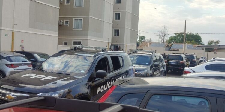 Polícia Federal deflagra operação contra tráfico de drogas em condomínios de Campo Grande