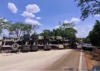 Embriagado: condutor que tombou carreta de cimento na BR-262 é preso