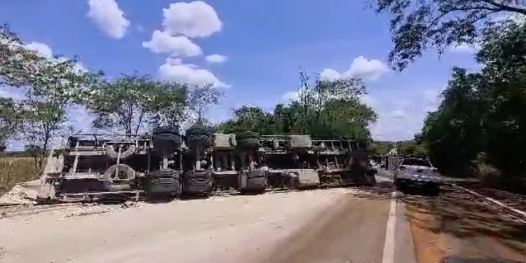 Embriagado: condutor que tombou carreta de cimento na BR-262 é preso