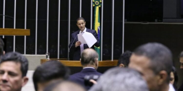 Câmara aprova PL Antifacção de Derrite com conceito de organização criminosa ultraviolenta