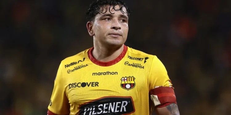 Ex-Fluminense, lateral Mario Pineida é morto a tiros no Equador