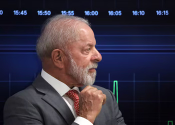 Após conversa com Trump, Lula discute Venezuela em viagem ao Panamá