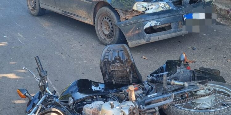 Colisão entre carro e moto mobiliza equipes de resgate no cruzamento das ruas Oriel Xavier e Conde Bonfim