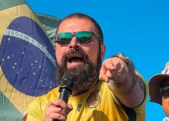 Deputado da bancada da bala propõe porte de arma para pessoas trans