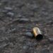 Atiradores se passam por policiais e disparam contra a cabeça de jovem no Lageado