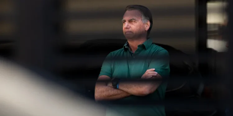 Moraes concede prisão domiciliar a Bolsonaro
