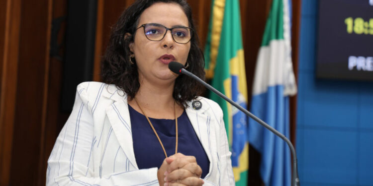 Gleice Jane acha justa, mas diz que Bolsonaro é contraditório por usar direitos humanos para domiciliar
