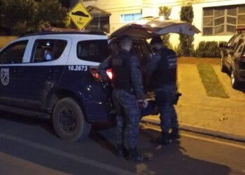Mulher esfaqueia outra durante briga e vai presa em Guia Lopes