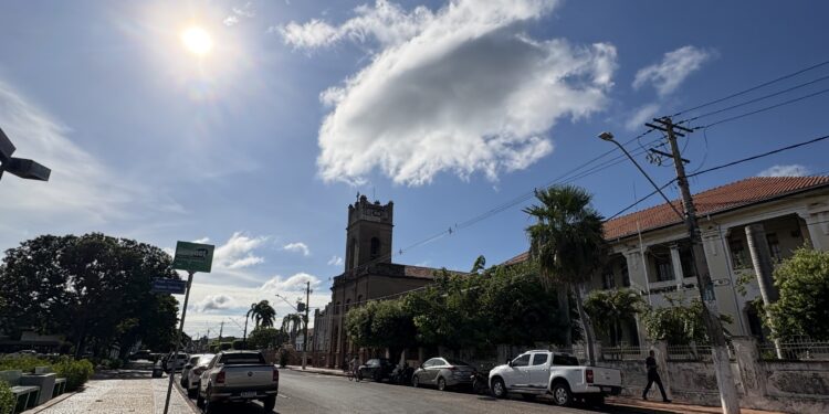 Clima em Miranda: Segunda-feira de Calor Intenso e Alerta para Temporais