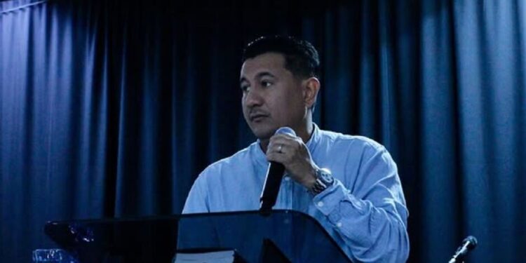 Pastor acusado de estupro tentou pagar para transar com adolescente: ‘perguntou quanto eu cobrava’