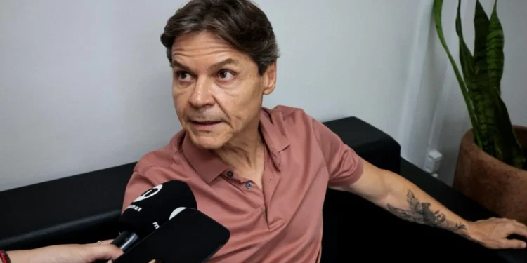 Paulo Duarte renuncia à presidência do PSB para viabilizar reeleição