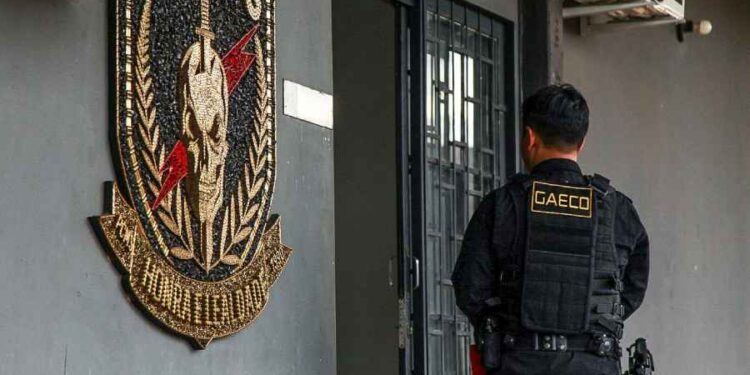 Advogado, ex-chefe de cartório e detento são condenados por ligação com PCC em MS