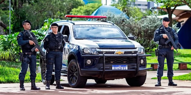 Briga entre trabalhadores em alojamento termina com homem ferido por faca