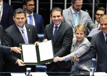 Congresso promulga Acordo Mercosul-União Europeia com assinatura de Tereza e Nelsinho