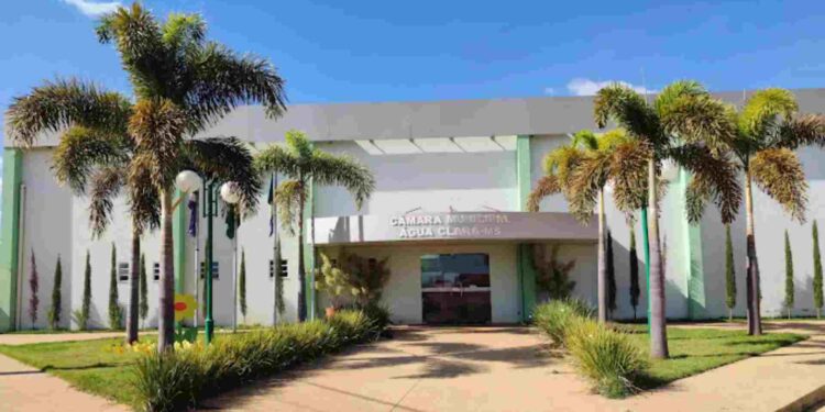 Água Clara cria ‘voucher’ de R$ 3 mil para vereadores gastarem com internet e combustível