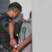 Mãe protege filho de 5 anos e leva socos e chutes do marido
