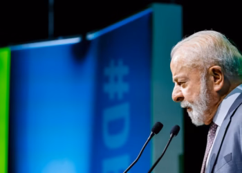 Lula fala em reciprocidade após EUA expulsarem delegado por ligação com prisão de Ramagem
