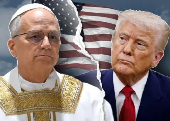 “É fraco”: Trump ataca papa Leão XIV e posta foto vestido de Jesus.