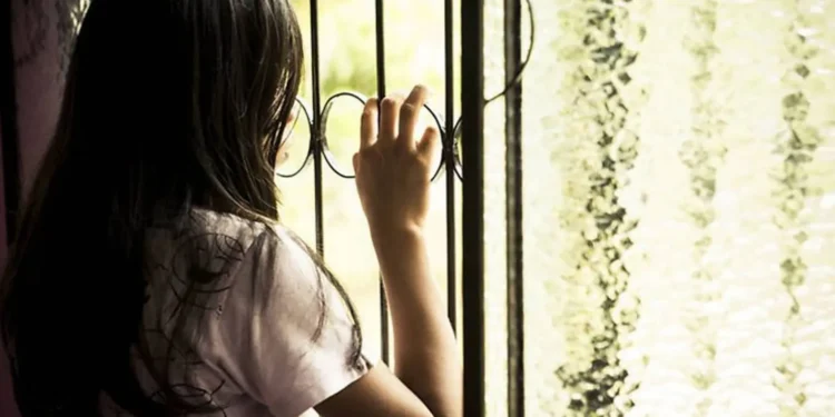 Servidora é presa por oferecer filha de 14 anos para ser estuprada em MS