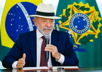 Lula lança pacote para reduzir endividamento das famílias
