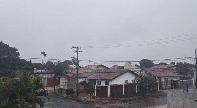 Frente fria mantém chuva e derruba temperaturas em Mato Grosso do Sul