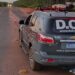 Motorista vai para cima da polícia durante perseguição e é preso com carro ‘recheado’ de drogas