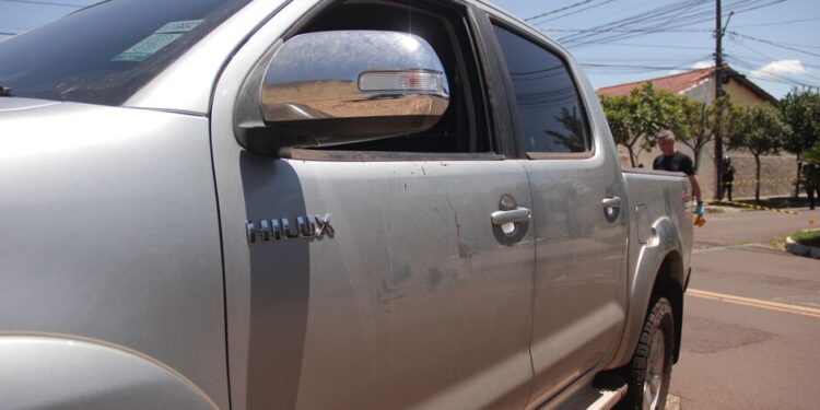 Adolescente de 14 anos é flagrada dirigindo Hilux para ir à escola em Ivinhema
