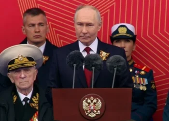 Após Zelensky pedir fim da guerra em carta, Putin diz considerar acordo