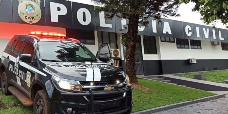 Mulher ‘surta’, vai à casa de ex, agride família e é presa em São Gabriel do Oeste