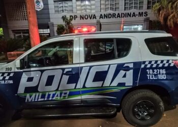 Mulher ataca duas pessoas com faca em Nova Andradina