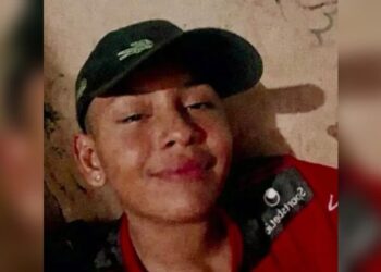 Jovem é chamado ao portão, leva tiro e morre em Guia Lopes da Laguna
