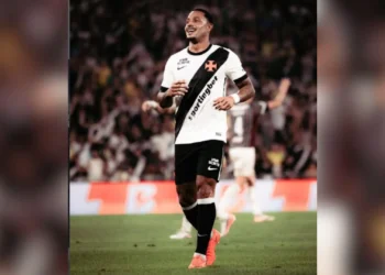 Atacante do Vasco é investigado por tráfico de drogas e armas; outro jogador é preso