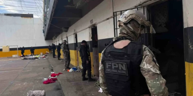 No 4º dia de operação, policiais fazem pente-fino na Máxima após festa do PCC