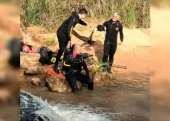 Bombeiros encontram corpo de menina de 12 anos levado por correnteza de rio em MS