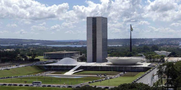 Senado Federal inicia discussão sobre fim da escala 6×1 antes da votação