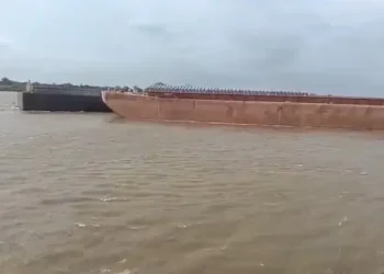 Marinha investiga embarcações arrastadas e barco que virou durante ventania em Corumbá